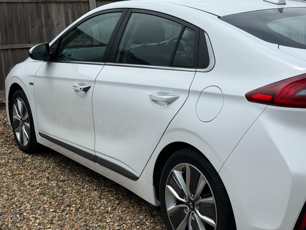 Hyundai Ioniq   #12