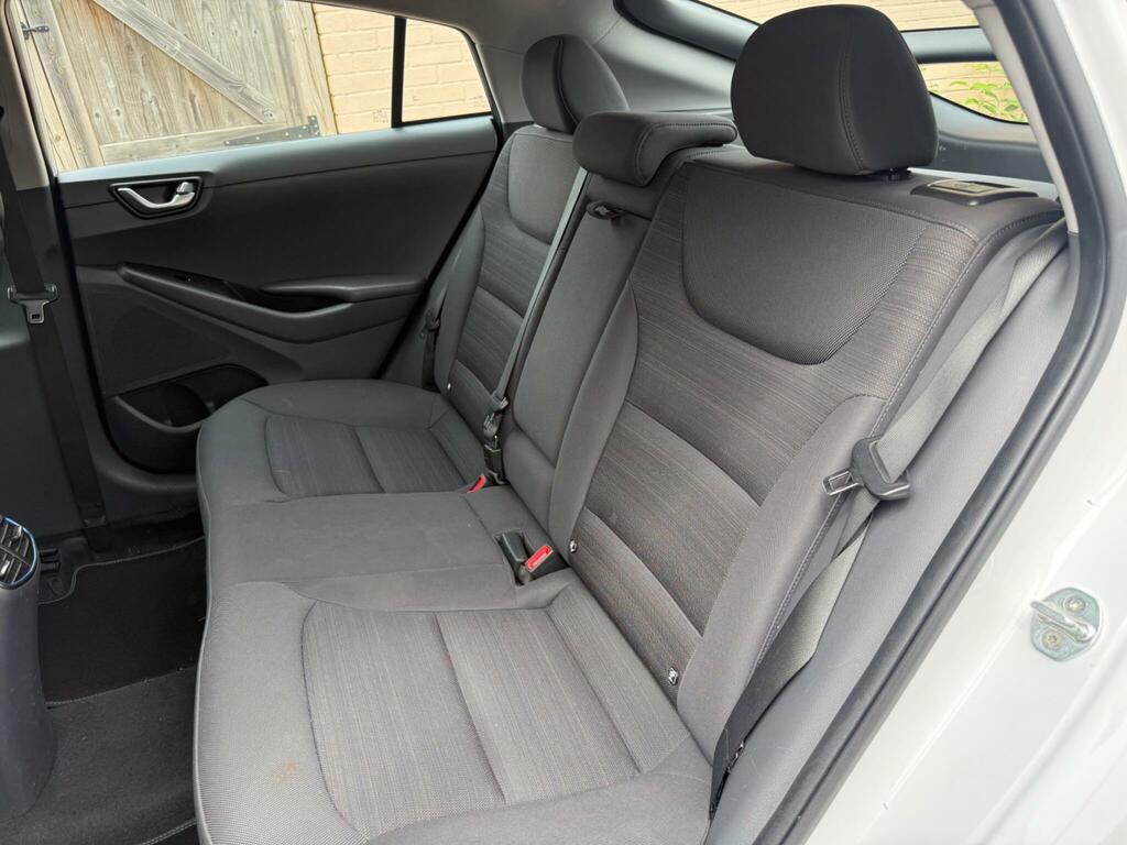 Hyundai Ioniq   #35