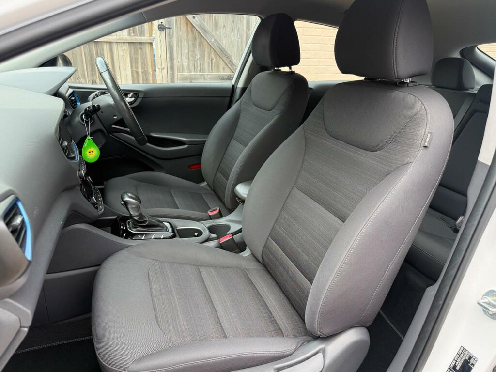 Hyundai Ioniq   #38