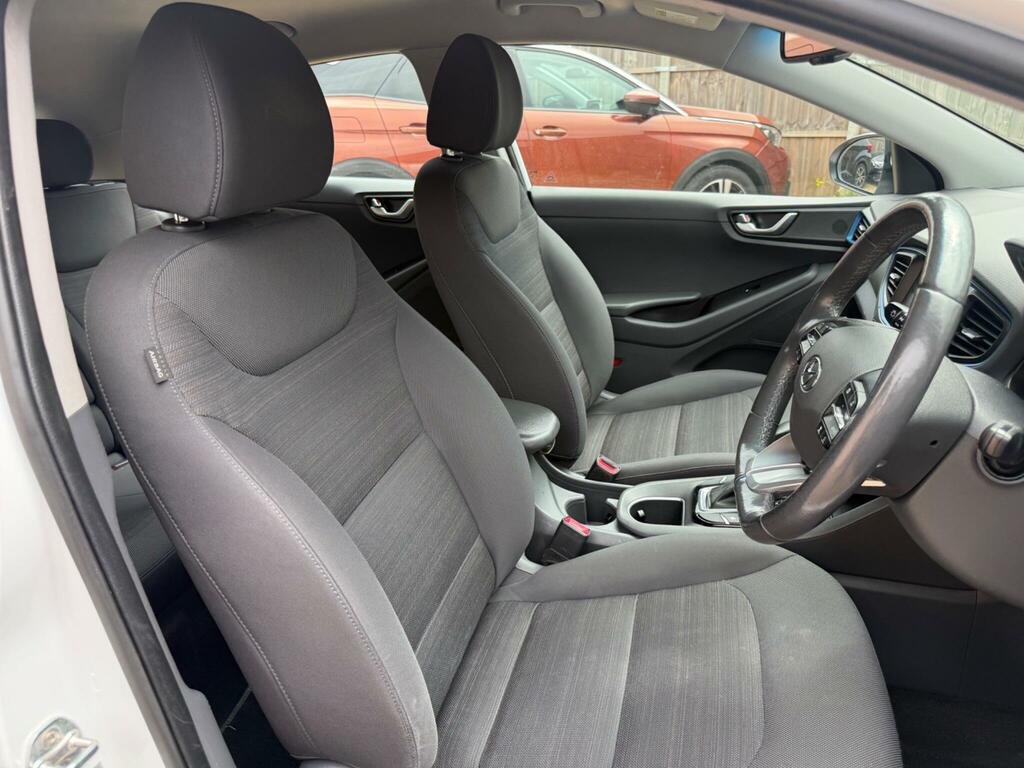 Hyundai Ioniq   #29