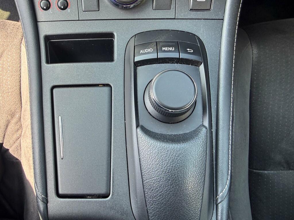 Lexus CT 1.8 Advance Plus Silver #31