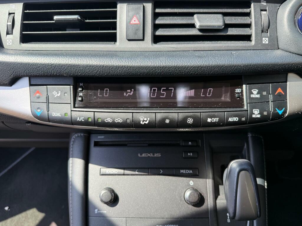 Lexus CT 1.8 Advance Plus Silver #29