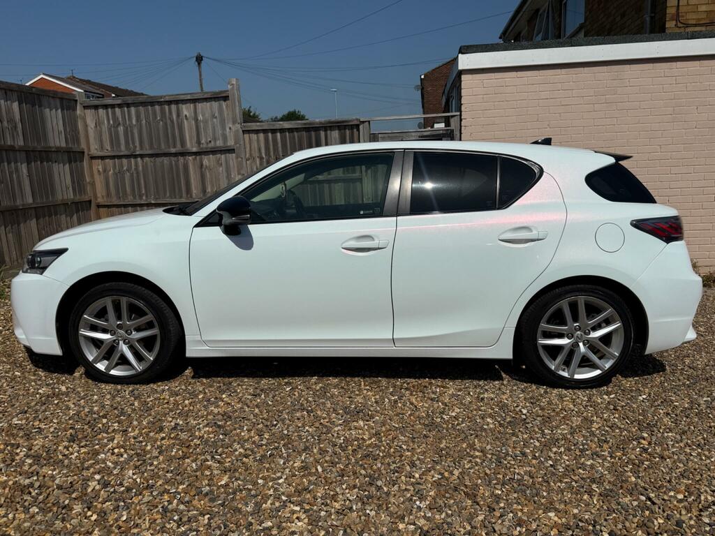 Lexus CT Advance White #3