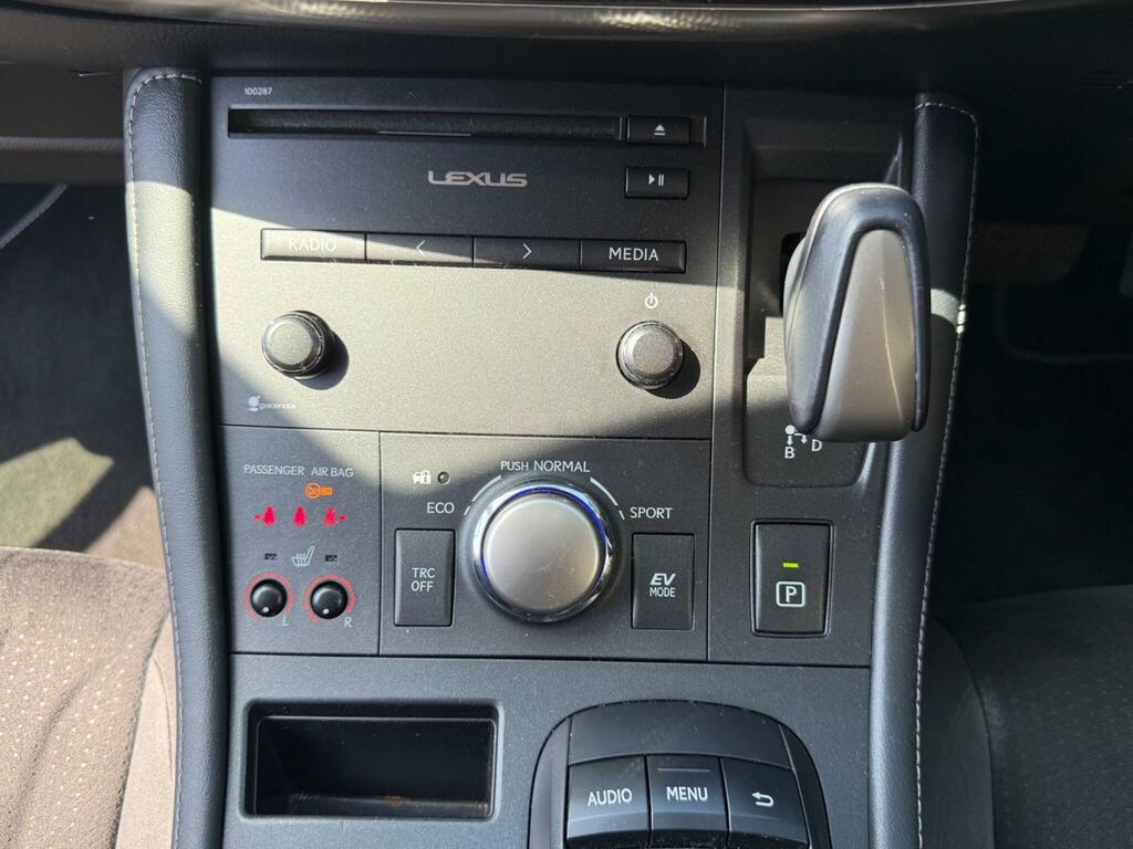 Lexus CT 1.8 Advance Plus Silver #27