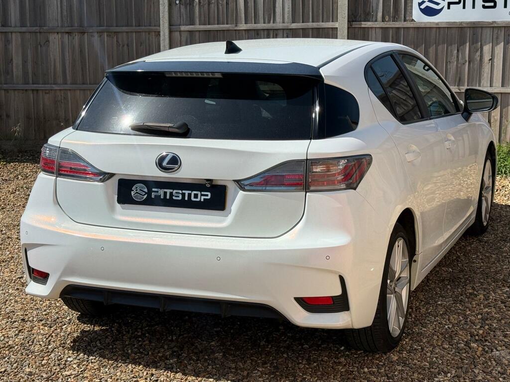 Lexus CT Advance White #6
