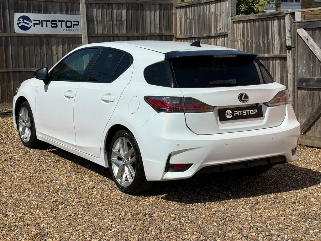 Lexus CT Advance White #2