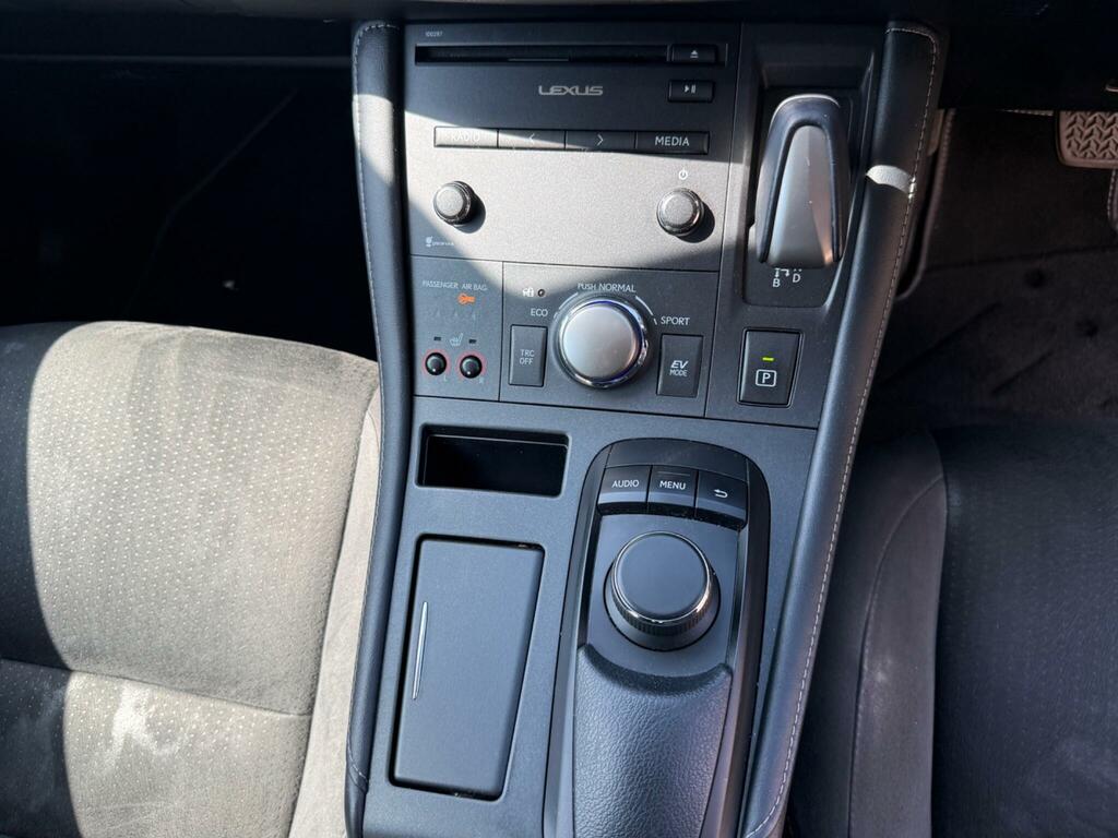 Lexus CT 1.8 Advance Plus Silver #41