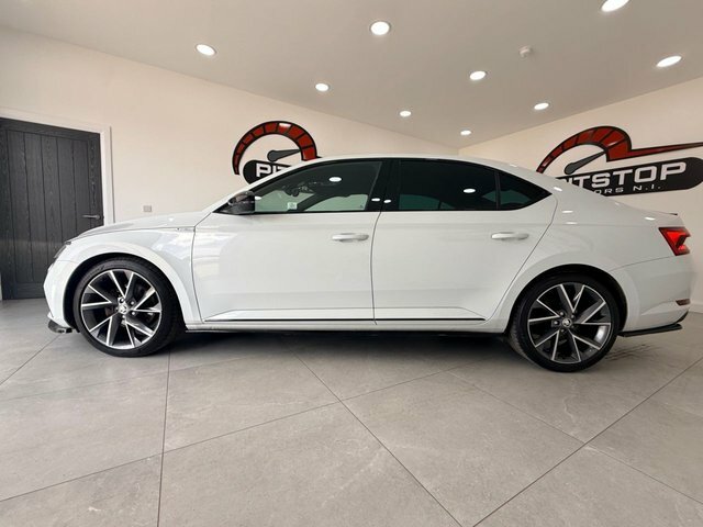 Skoda Superb Tsi Sportline Plus Hatchback White #4