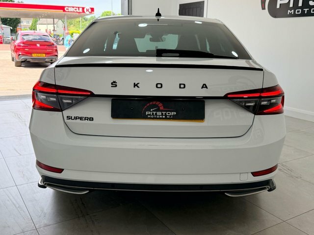 Skoda Superb Tsi Sportline Plus Hatchback White #6