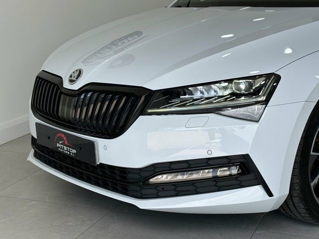 Skoda Superb Tsi Sportline Plus Hatchback White #4