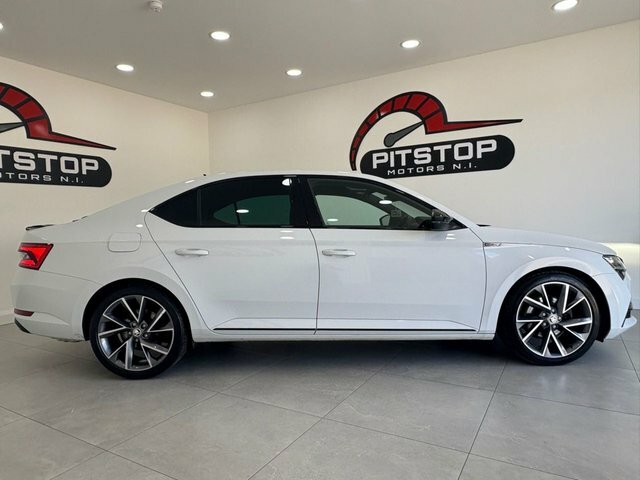 Skoda Superb Tsi Sportline Plus Hatchback White #3