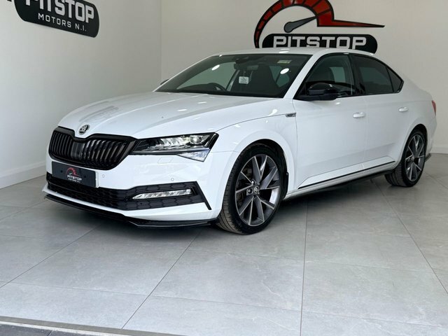 Skoda Superb Tsi Sportline Plus Hatchback White #2