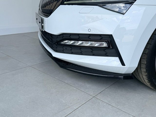 Skoda Superb Tsi Sportline Plus Hatchback White #5