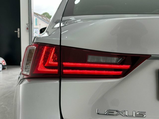 Lexus IS 2.5 300H Sport Red #11