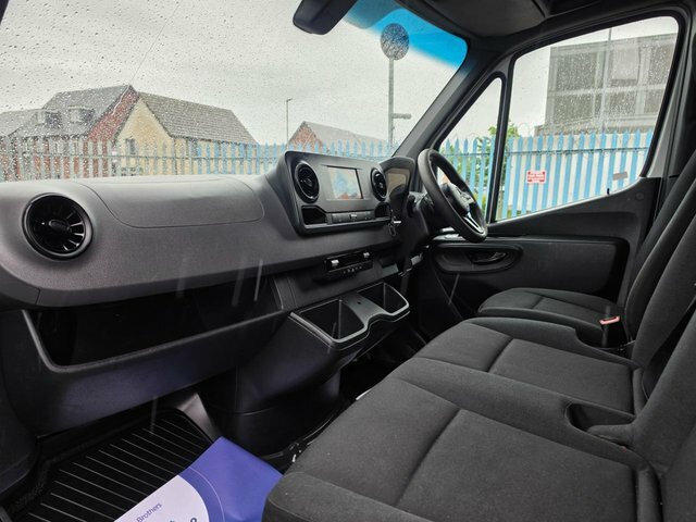 Mercedes-Benz Sprinter 3.5T Chassis Cab White #16