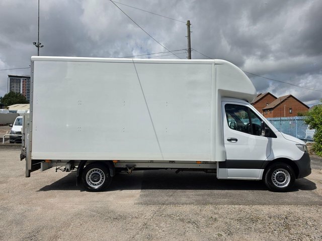 Mercedes-Benz Sprinter 2.1 314 Cdi Progressive Lwb Luton Tailift Rwd L3 1 White
