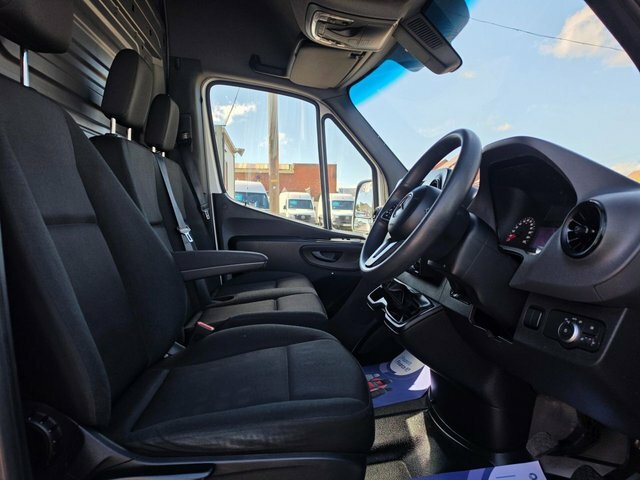 Mercedes-Benz Sprinter 2L Progressive White #19