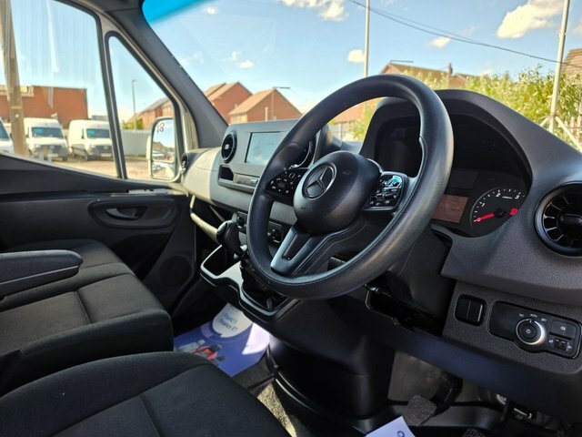 Mercedes-Benz Sprinter 2L Progressive White #20