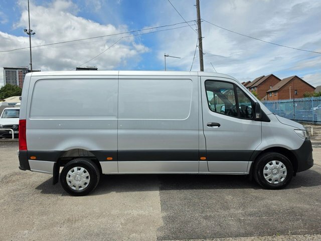 Mercedes-Benz Sprinter 2.1 314 Cdi Mwb G-tronic Rwd L2 H1 143 Bhp Euro Silver