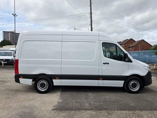 Mercedes-Benz Sprinter 2.0 315 Cdi Progressive Mwb Rwd L2 H2 150 Bhp Eur White