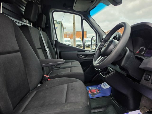 Mercedes-Benz Sprinter 3.5T H2 Progressive Van 9G-tronic White #16