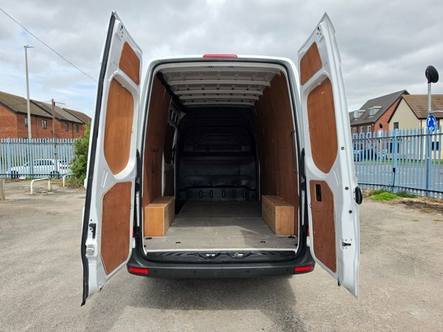Mercedes-Benz Sprinter 3.5T H2 Progressive Van 9G-tronic White #7