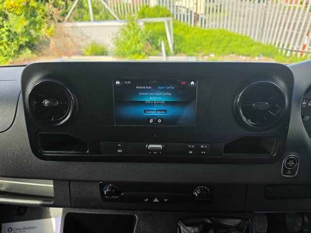 Mercedes-Benz Sprinter 3.5T H2 Premium Van White #15