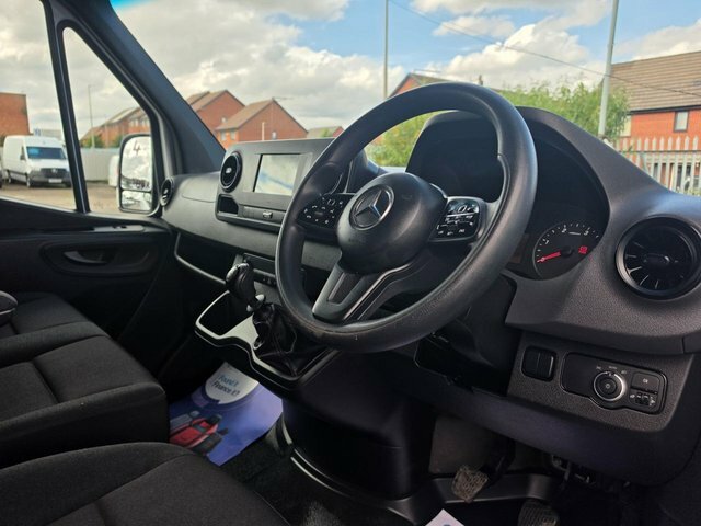Mercedes-Benz Sprinter 3.5T H2 Premium Van White #19