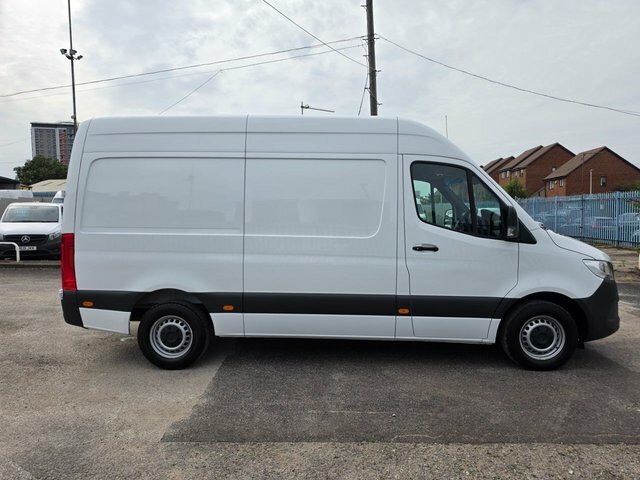 Mercedes-Benz Sprinter 2.0 315 Cdi Progressive Mwb Rwd L2 H2 150 Bhp Eur White