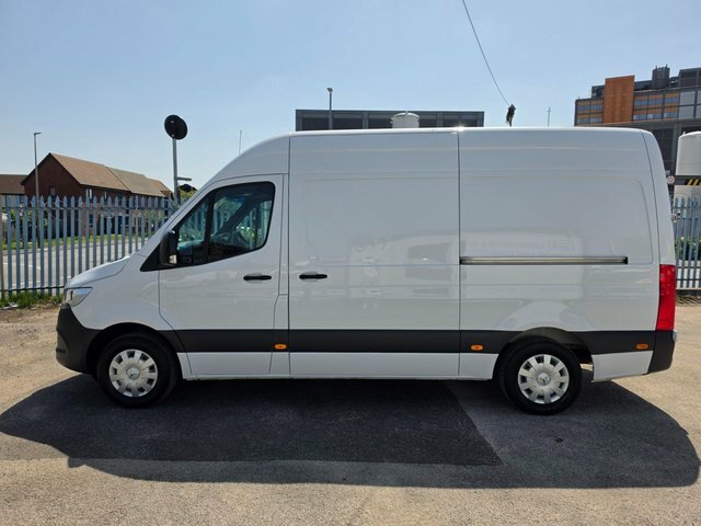 Mercedes-Benz Sprinter 2.0 315 Cdi Progressive Mwb Rwd L2 H2 150 Bhp Eur White #2