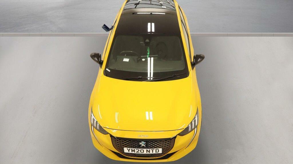 Peugeot e-208 50Kwh Gt Line Yellow #2
