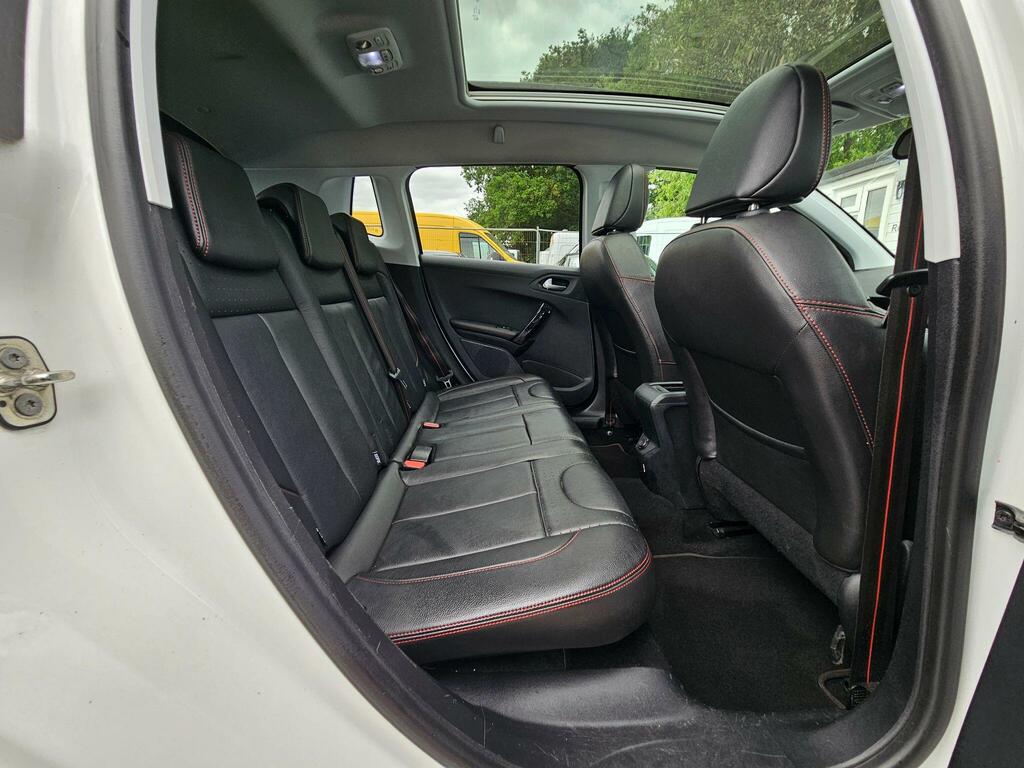 Peugeot 2008 2008 Allure Blue Hdi Ss White #44