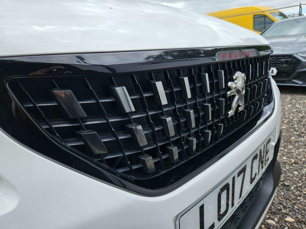 Peugeot 2008 2008 Allure Blue Hdi Ss White #18