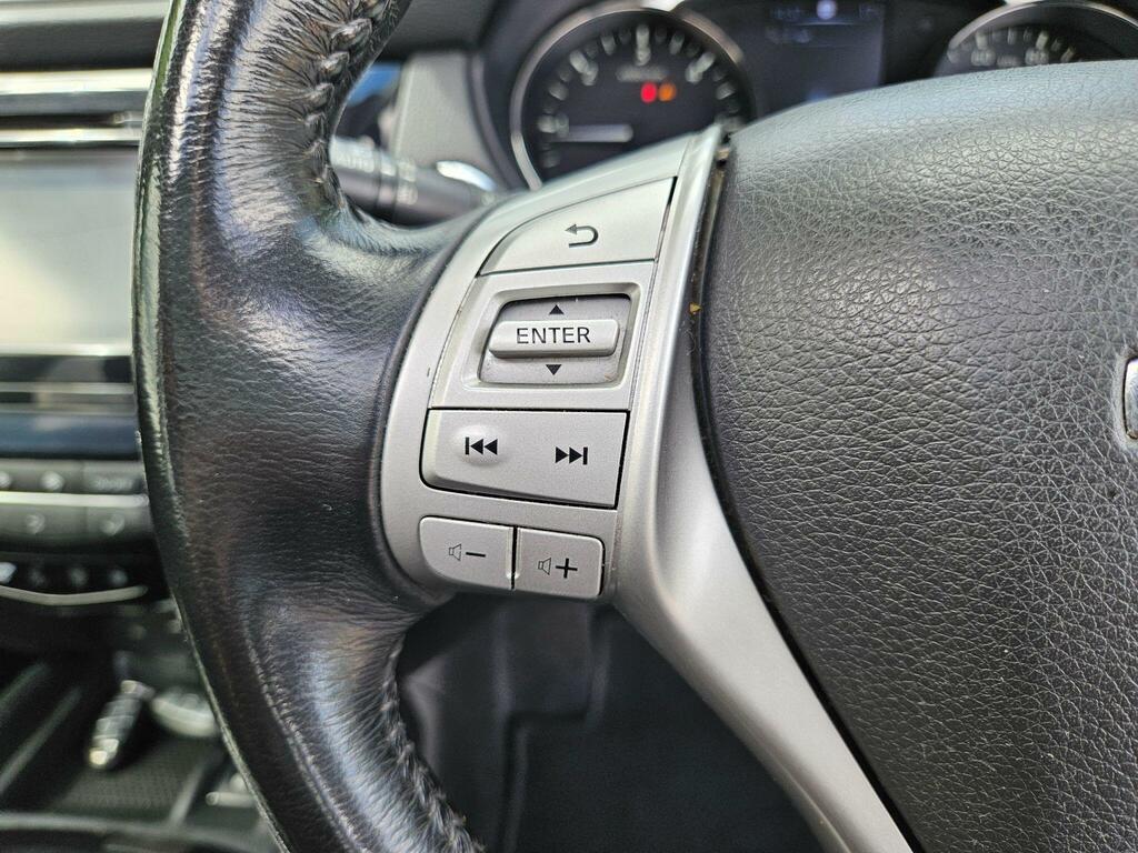 Nissan X-Trail N-tec White #32