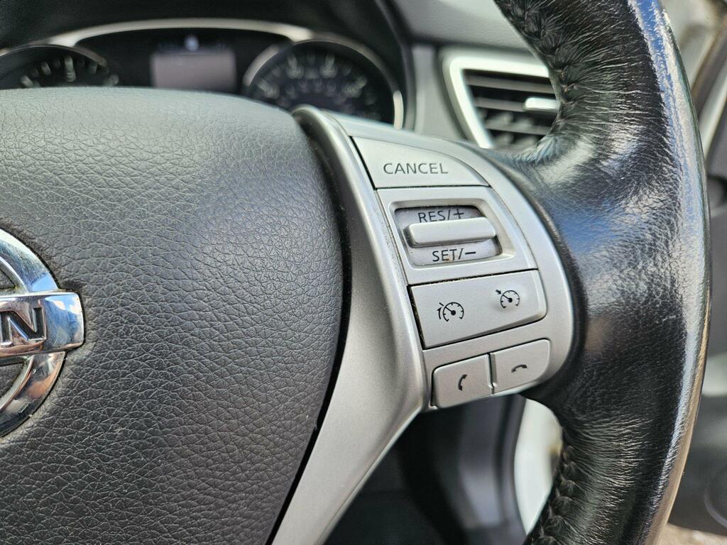 Nissan X-Trail N-tec White #33