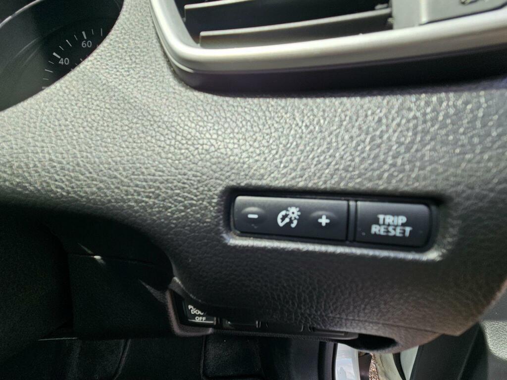 Nissan X-Trail N-tec White #36