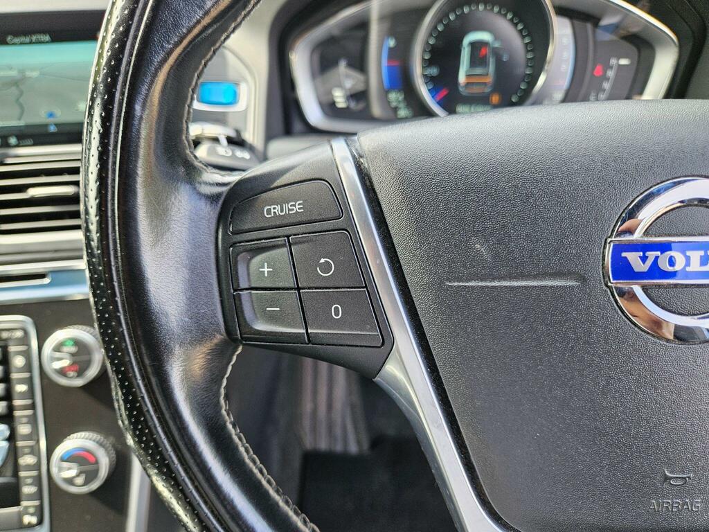 Volvo XC60 2.0 D4 R-design Lux Black #33