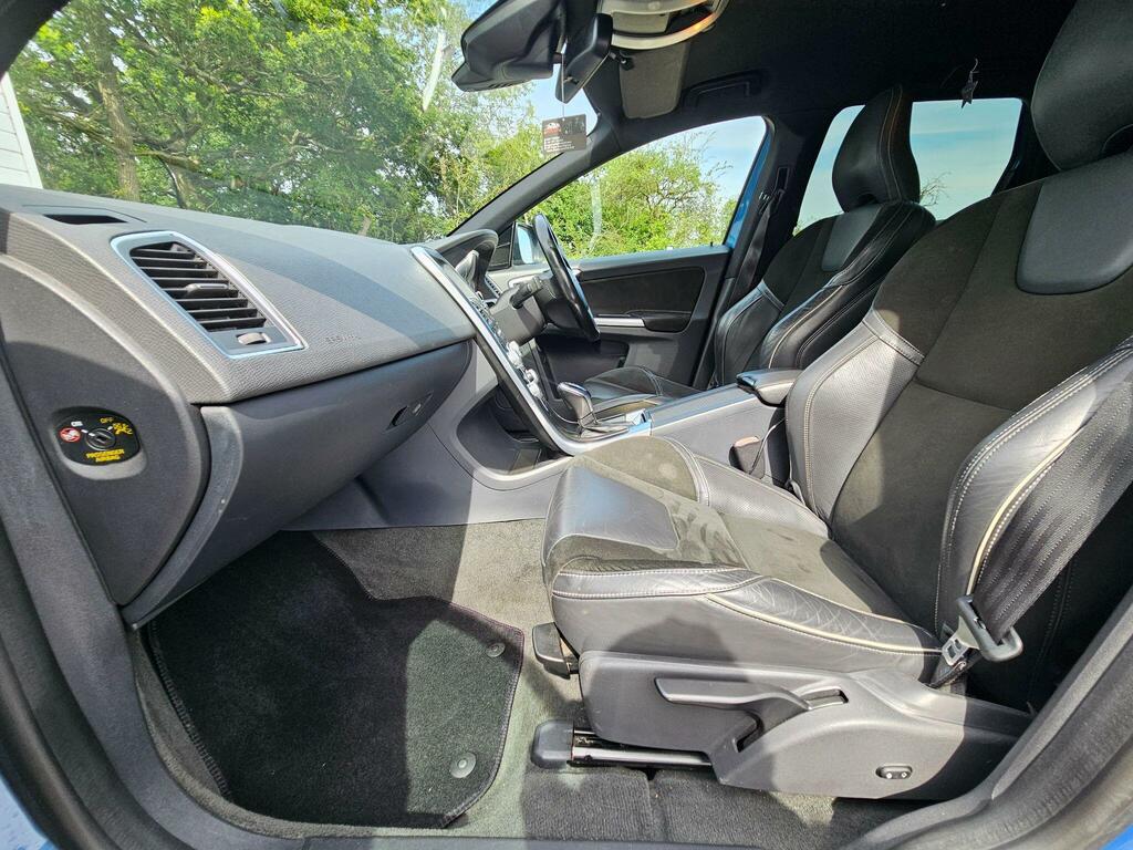 Volvo XC60 2.0 D4 R-design Lux Black #42