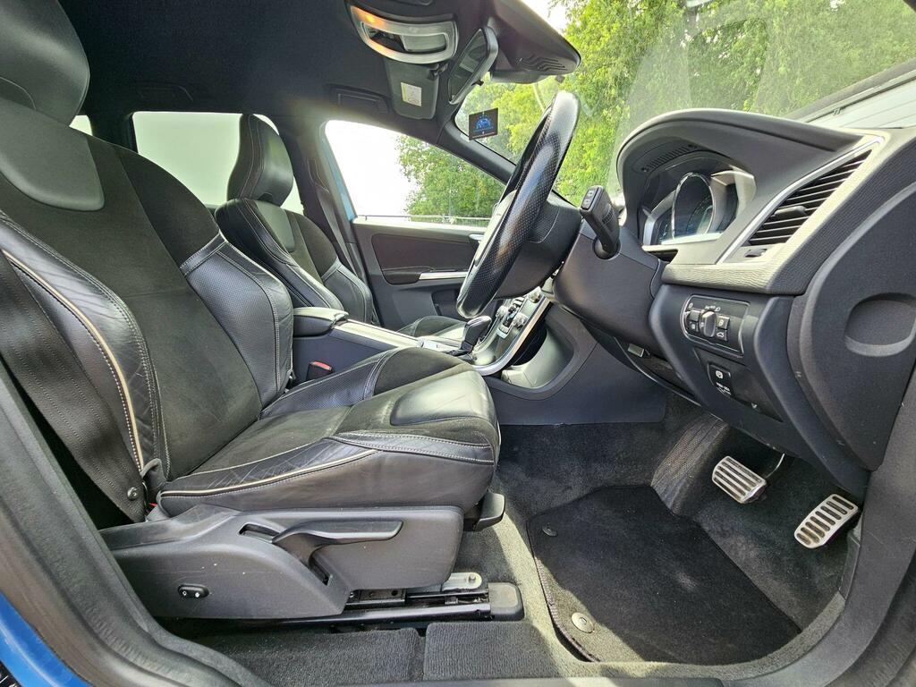 Volvo XC60 2.0 D4 R-design Lux Black #40