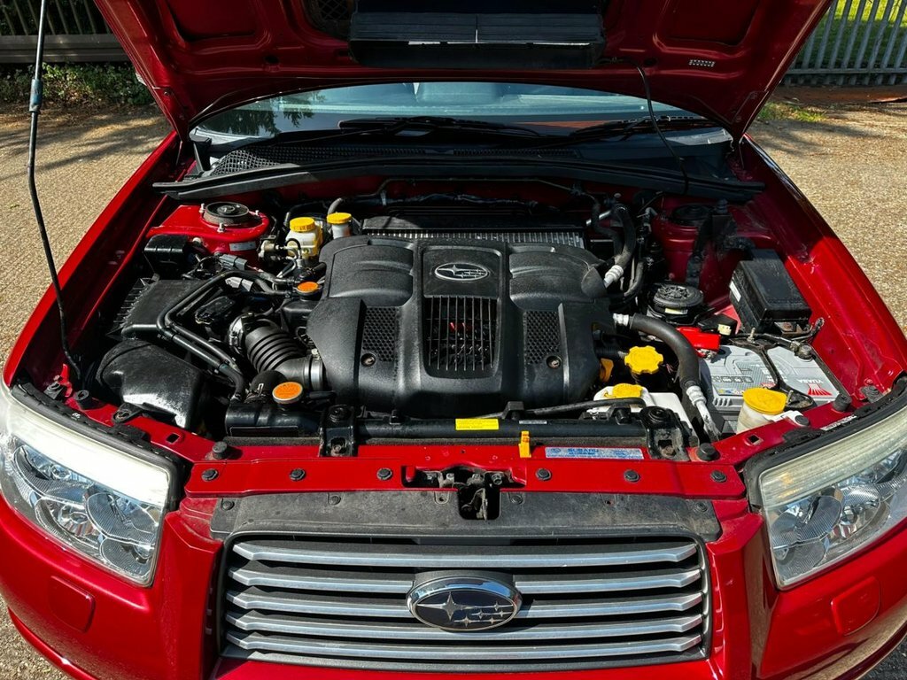 Subaru Forester 2.0 X White #40