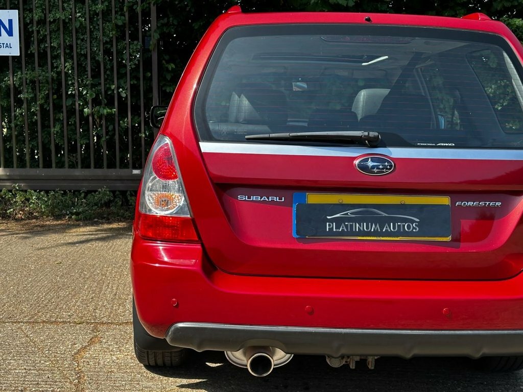 Subaru Forester 2.0 X White #10