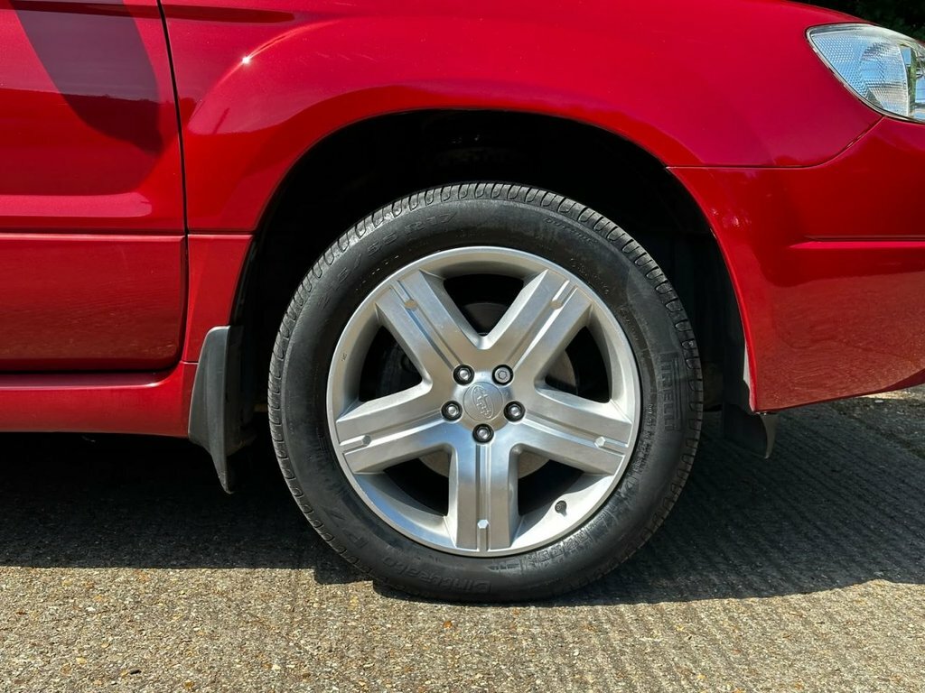 Subaru Forester 2.0 X White #16