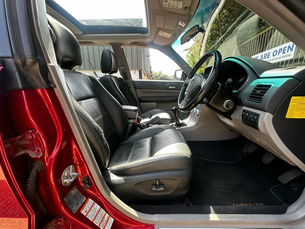 Subaru Forester 2.0 X White #19