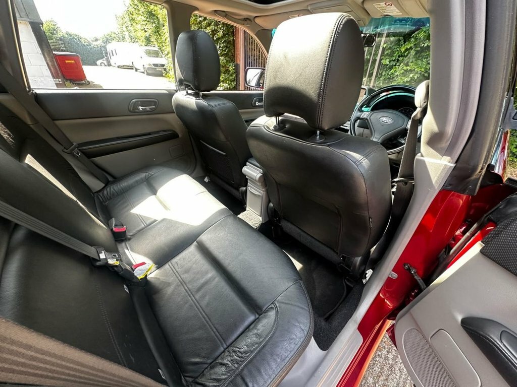 Subaru Forester 2.0 X White #27