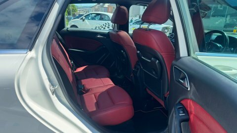 Mercedes-Benz B Class Mpv Black #7