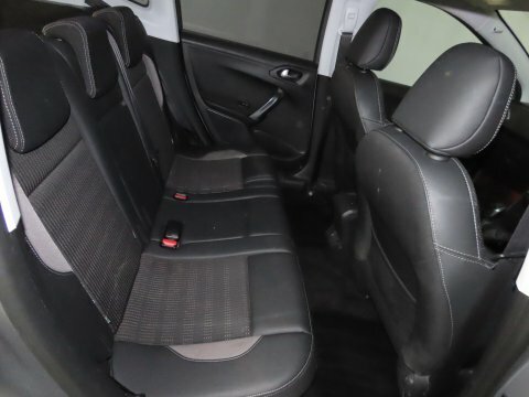 Peugeot 2008 1.2 Puretech Allure Start Stop Black #6