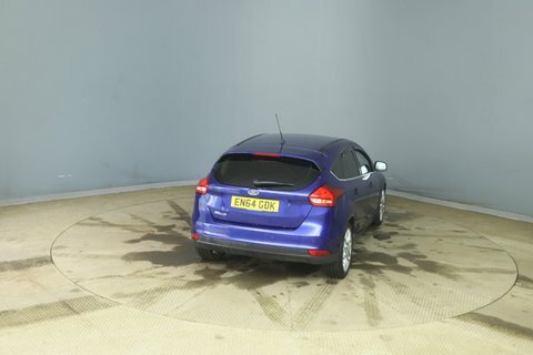 Ford Focus Petrol White #6