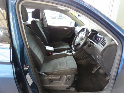 Volkswagen Tiguan Allspace Match Black #10