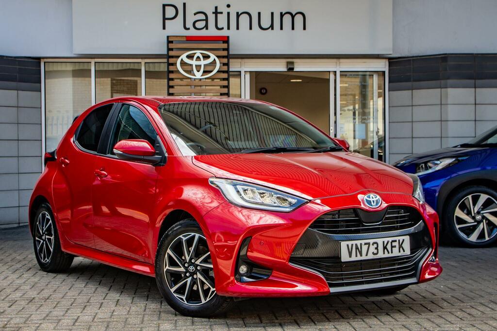 Toyota Yaris 1.5 Vvt-h Design E-cvt Euro 6 Ss Red