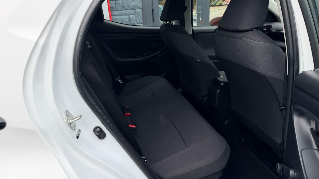 Toyota Yaris 1.5 Vvt-h Icon Hatchback Hybrid E-cvt E DC23CWZ White #6